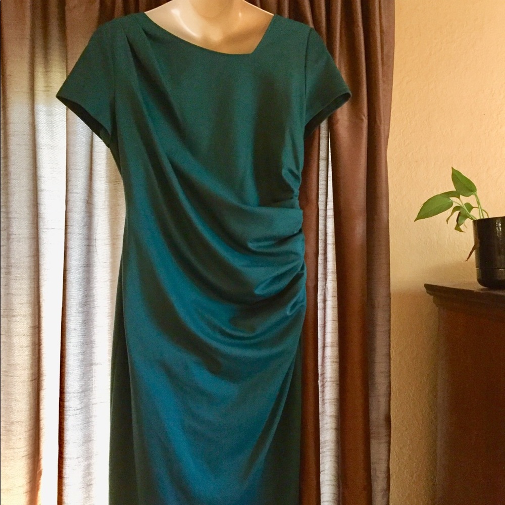 Green plus size dress - Asymmetric Neckline